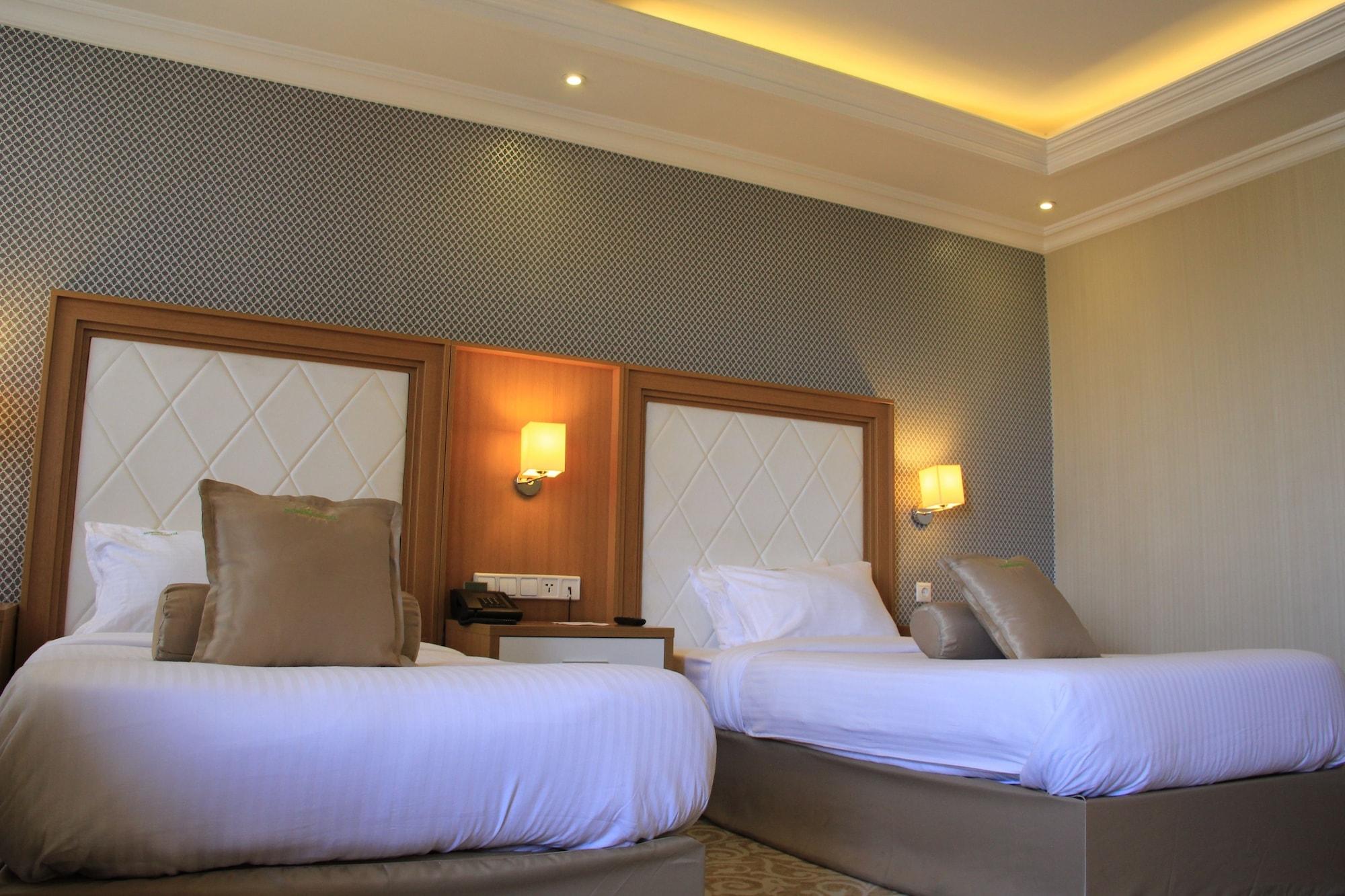 Momona Hotel Адис Абеба Екстериор снимка