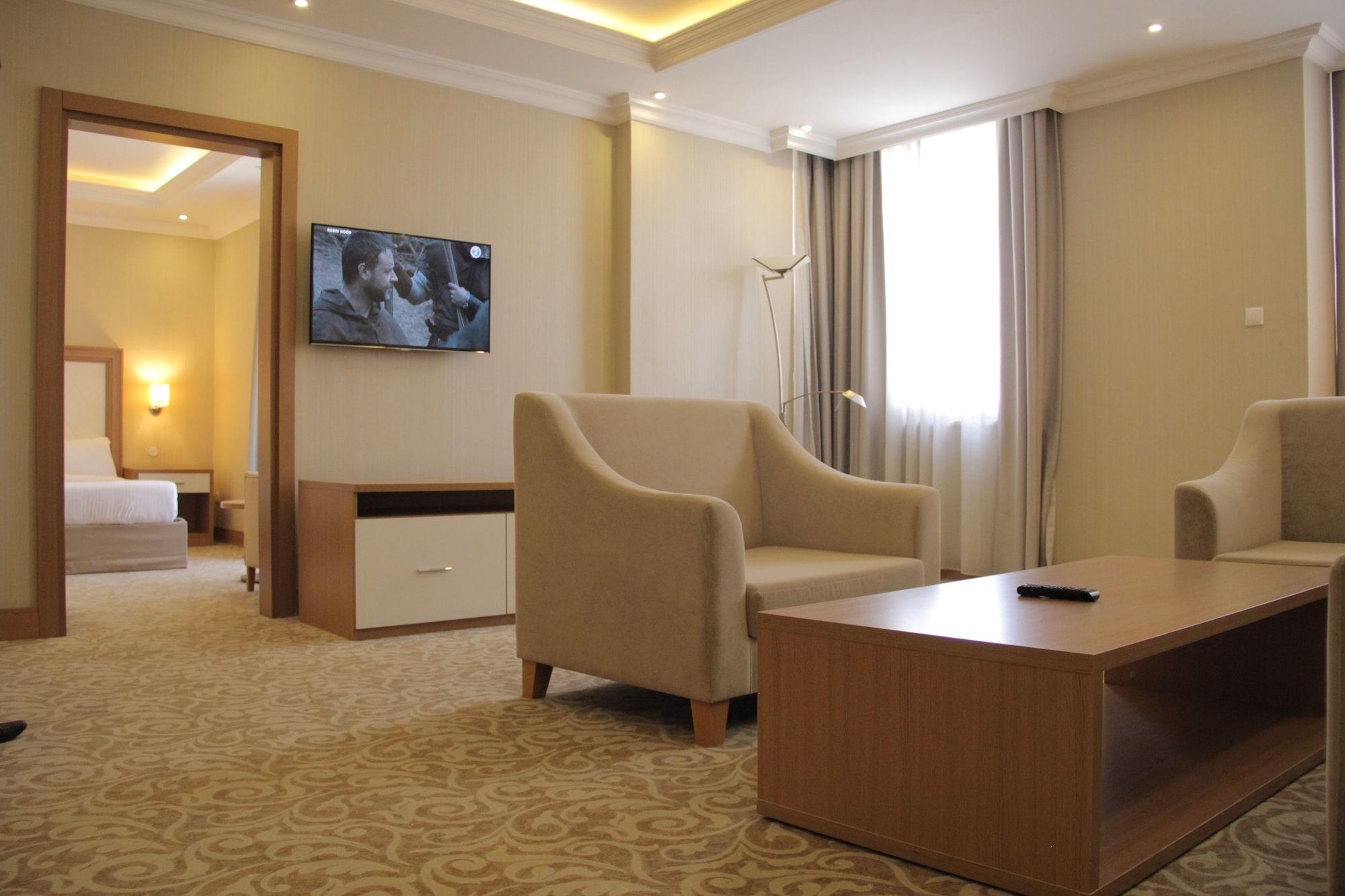 Momona Hotel Адис Абеба Екстериор снимка