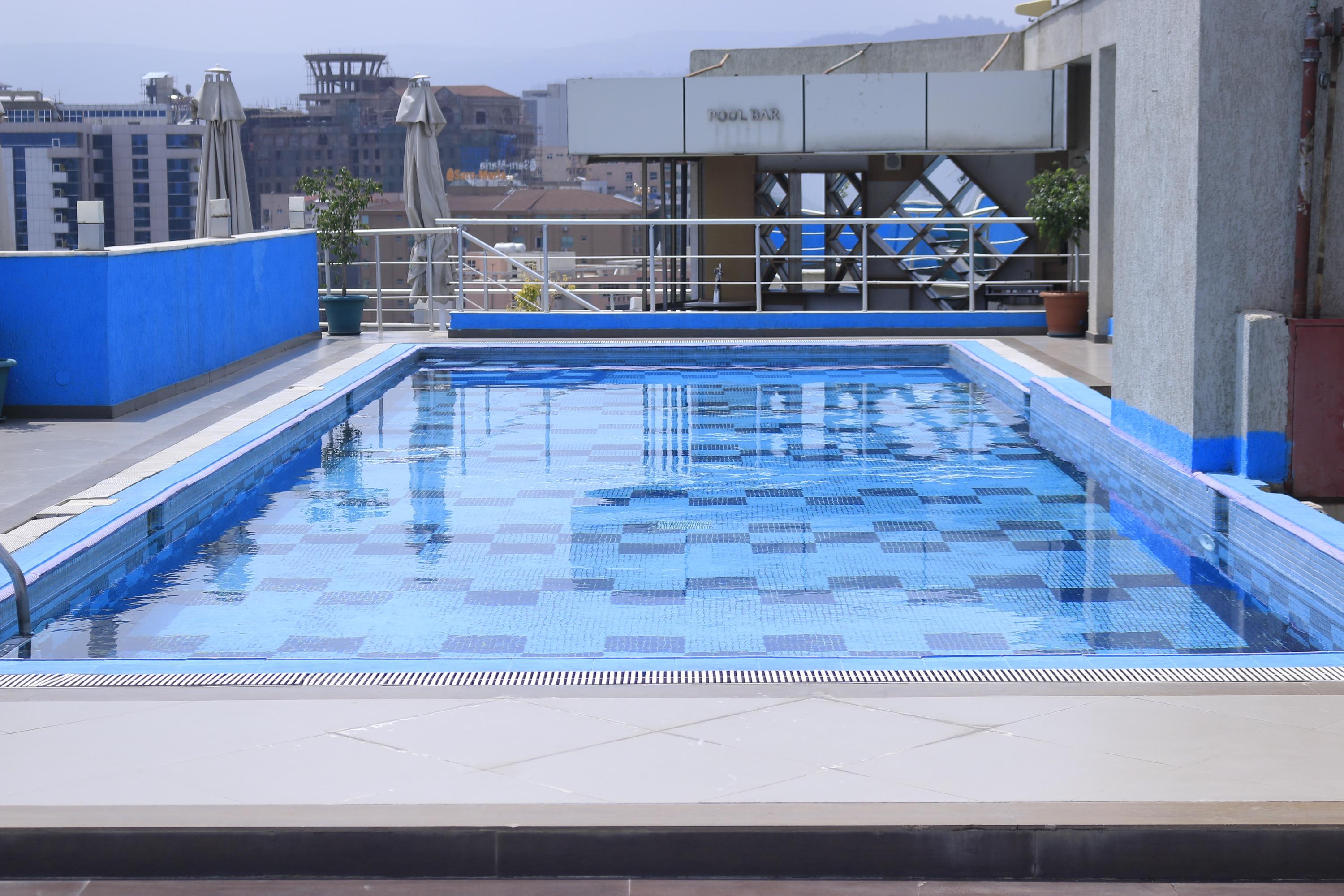 Momona Hotel Адис Абеба Екстериор снимка