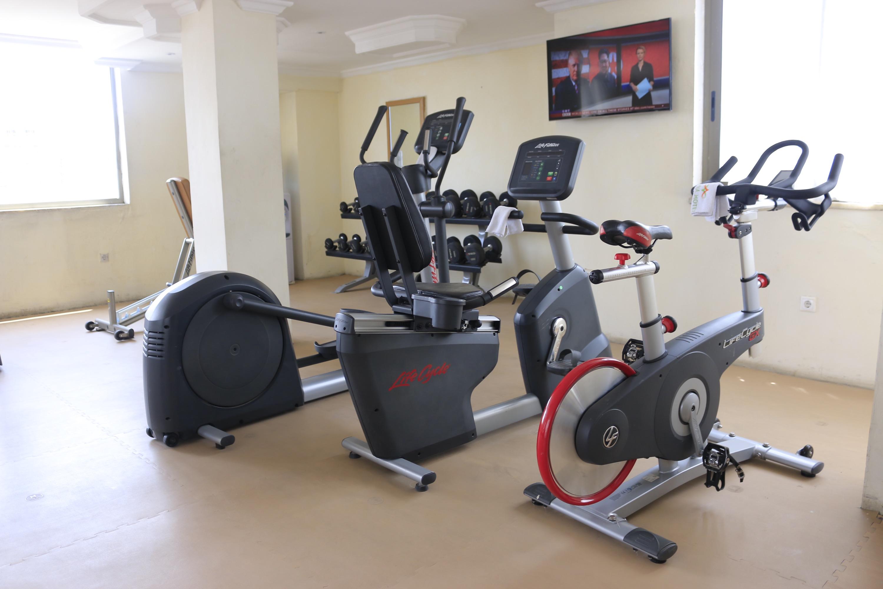 Momona Hotel Адис Абеба Екстериор снимка