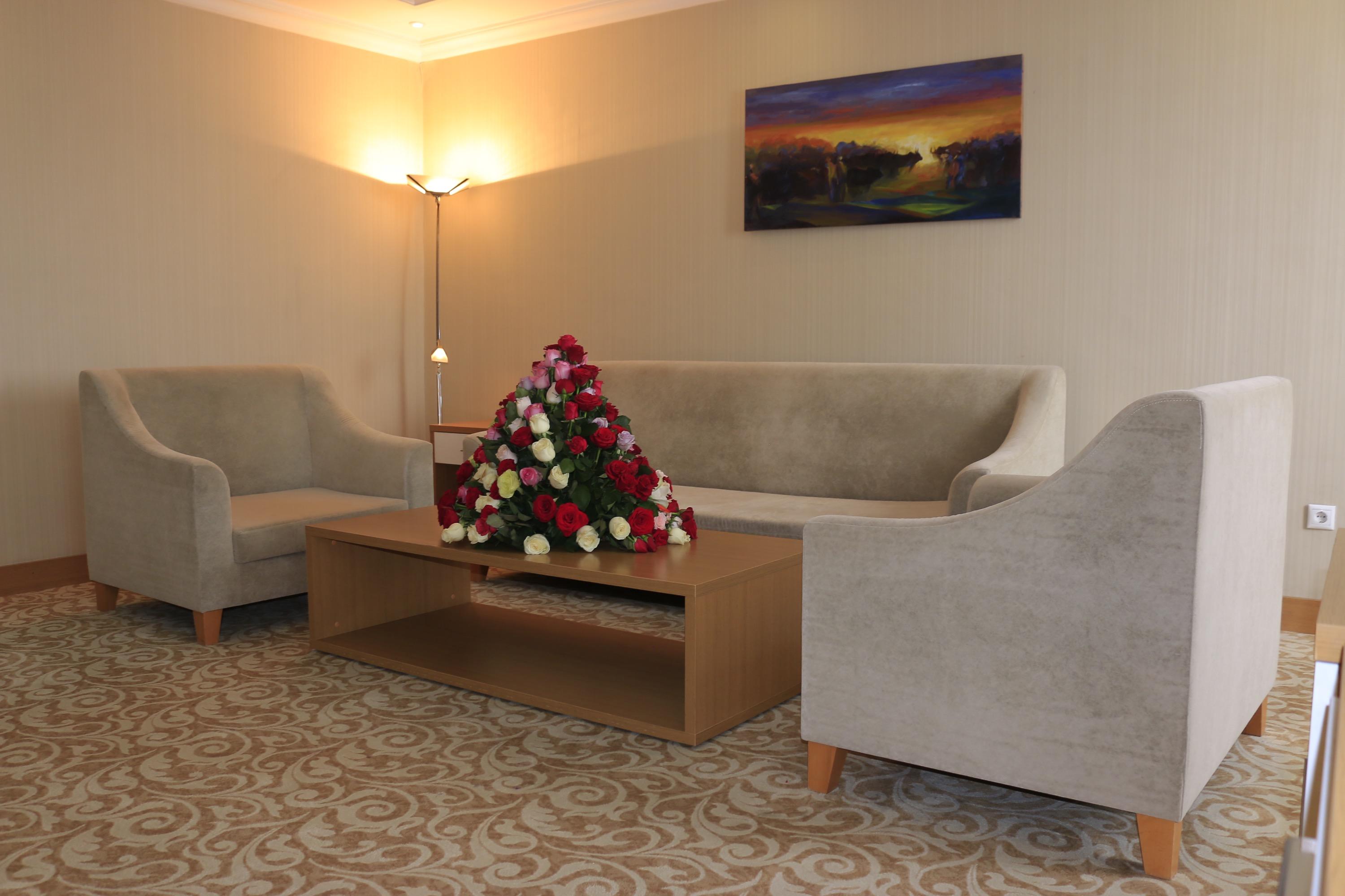 Momona Hotel Адис Абеба Екстериор снимка