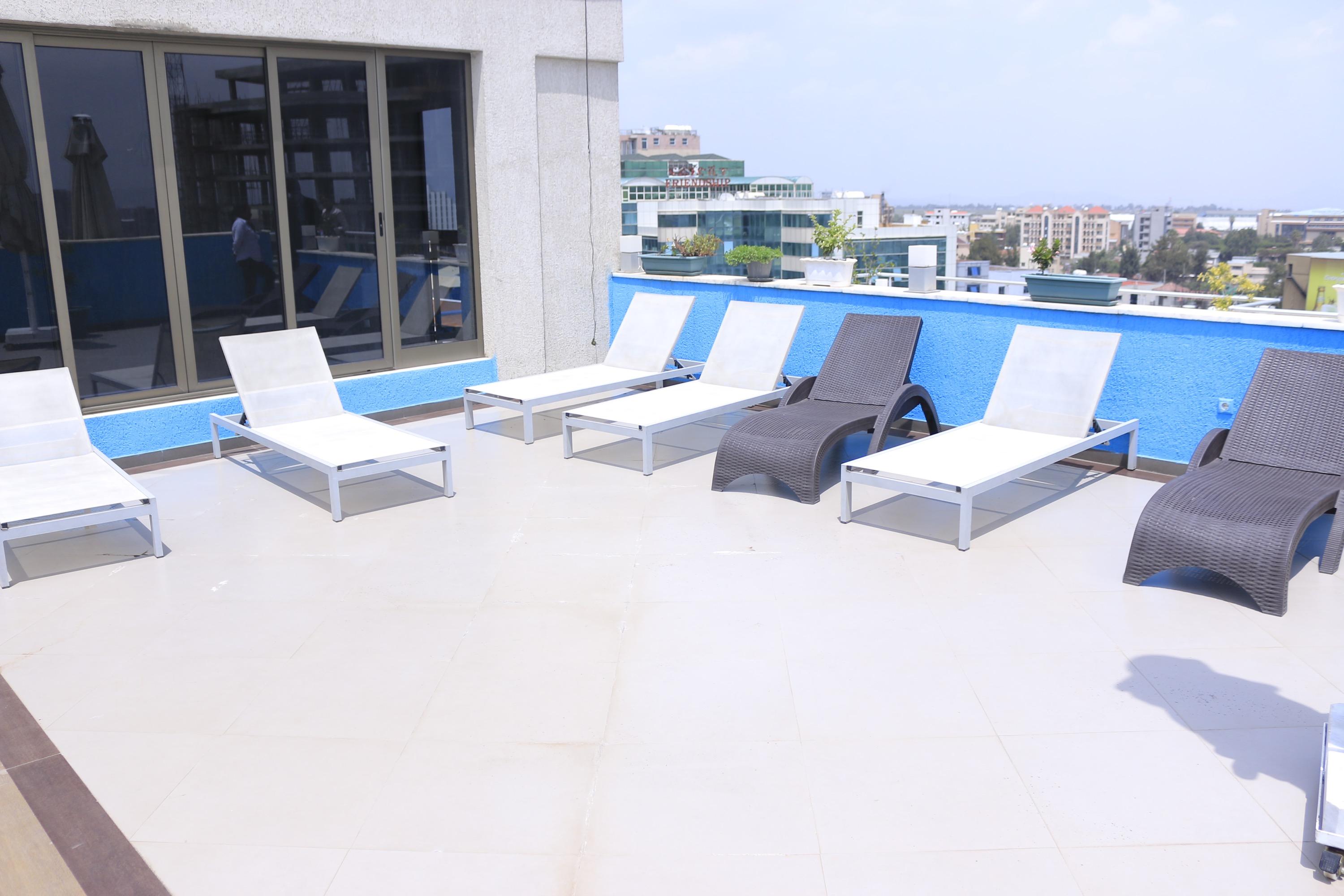 Momona Hotel Адис Абеба Екстериор снимка