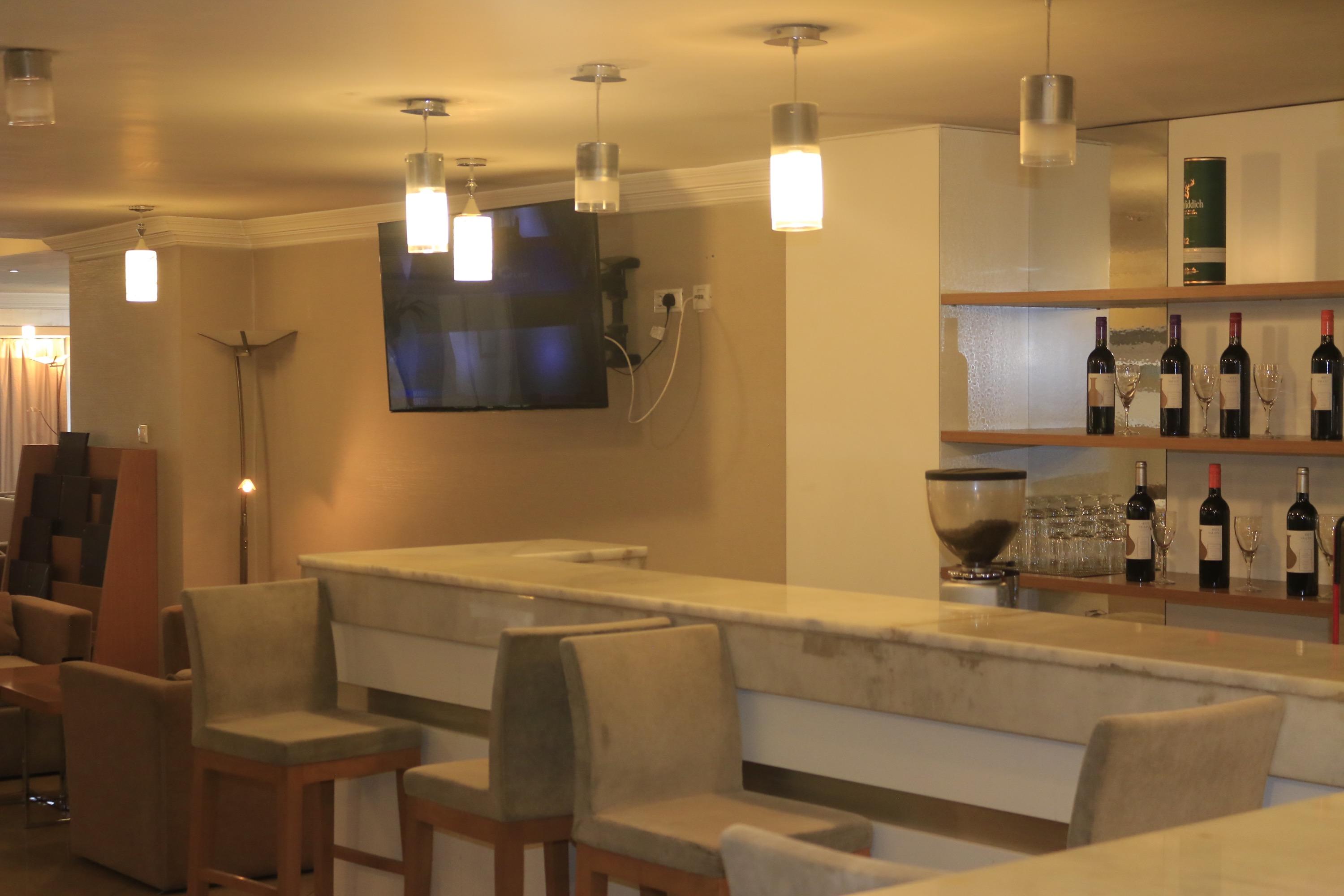 Momona Hotel Адис Абеба Екстериор снимка