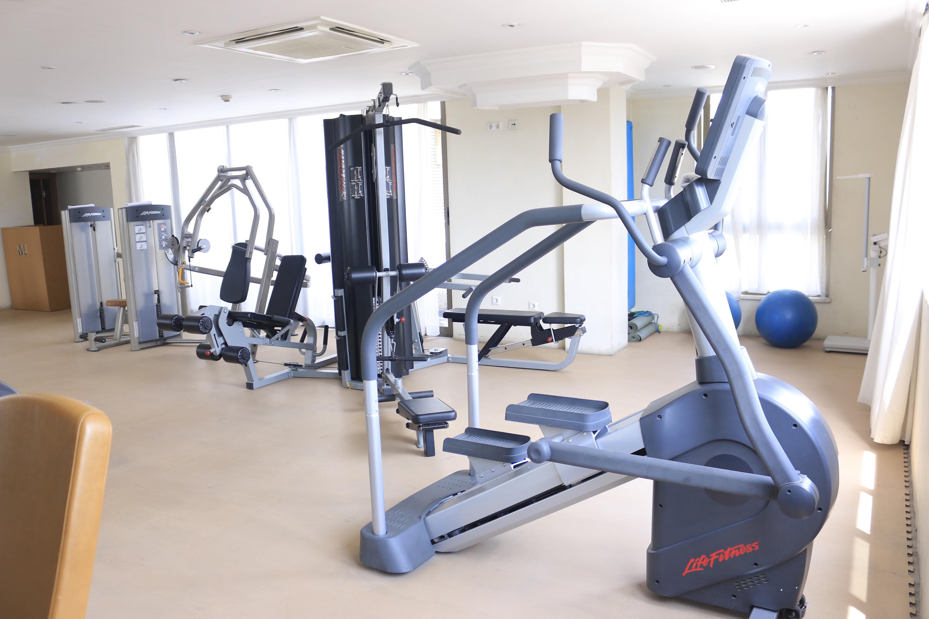Momona Hotel Адис Абеба Екстериор снимка