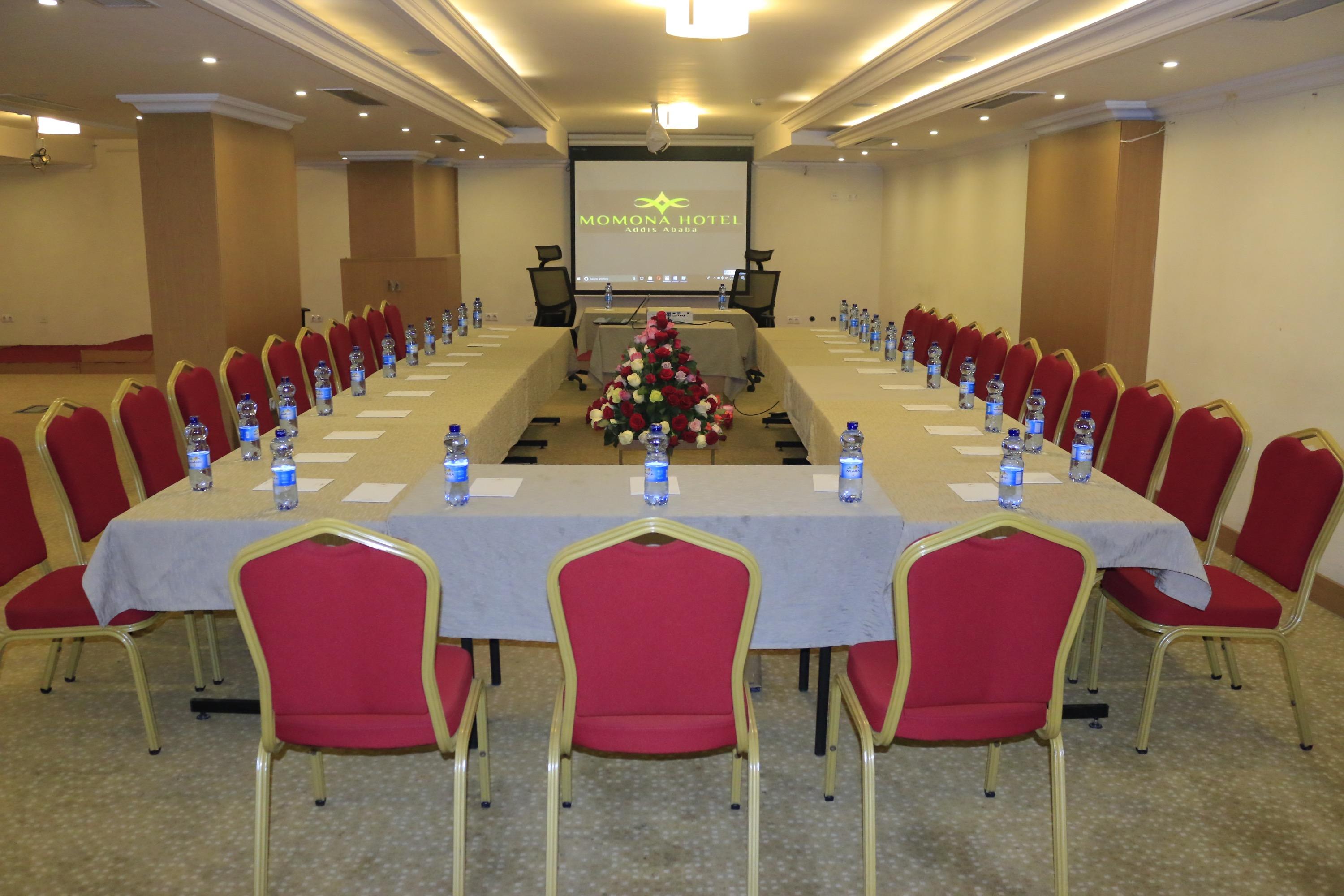 Momona Hotel Адис Абеба Екстериор снимка