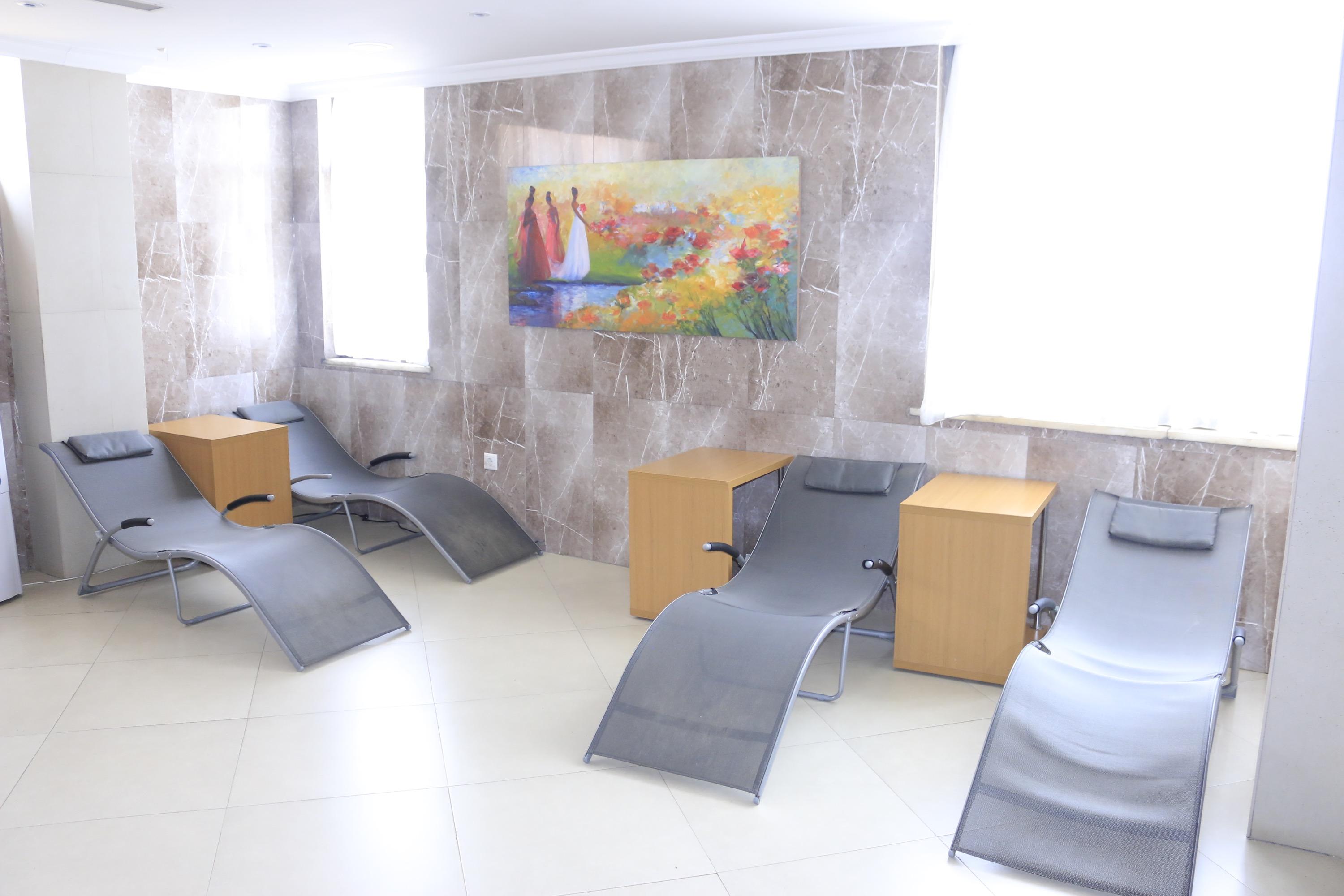 Momona Hotel Адис Абеба Екстериор снимка