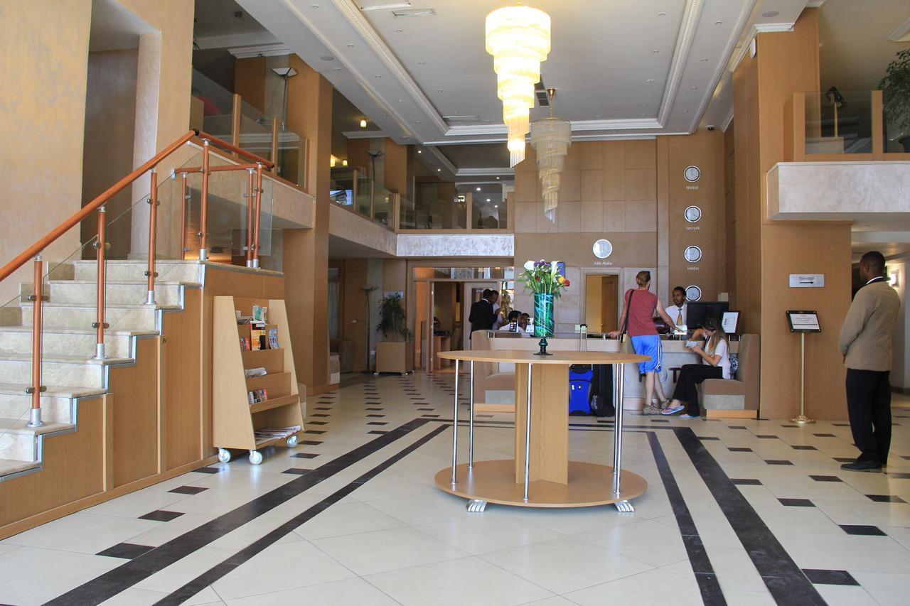 Momona Hotel Адис Абеба Екстериор снимка