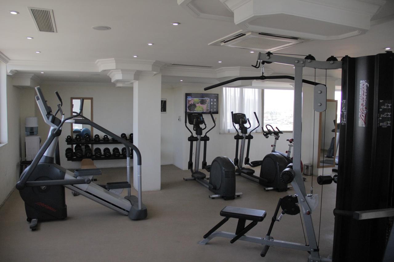 Momona Hotel Адис Абеба Екстериор снимка