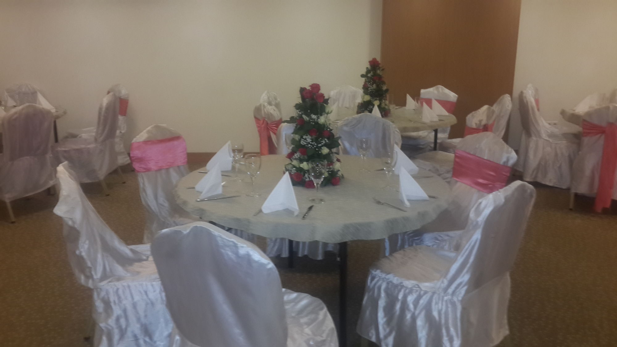 Momona Hotel Адис Абеба Екстериор снимка