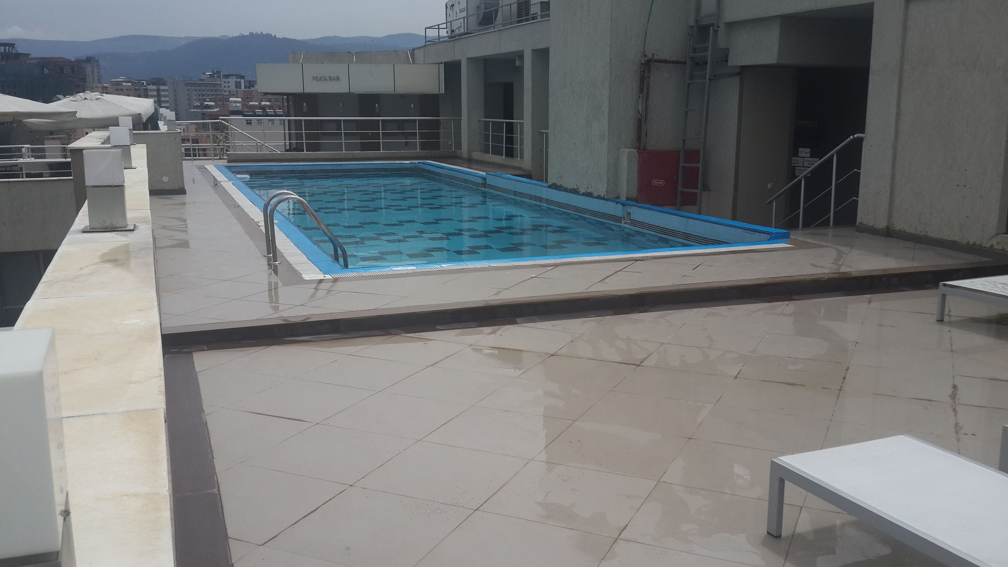 Momona Hotel Адис Абеба Екстериор снимка
